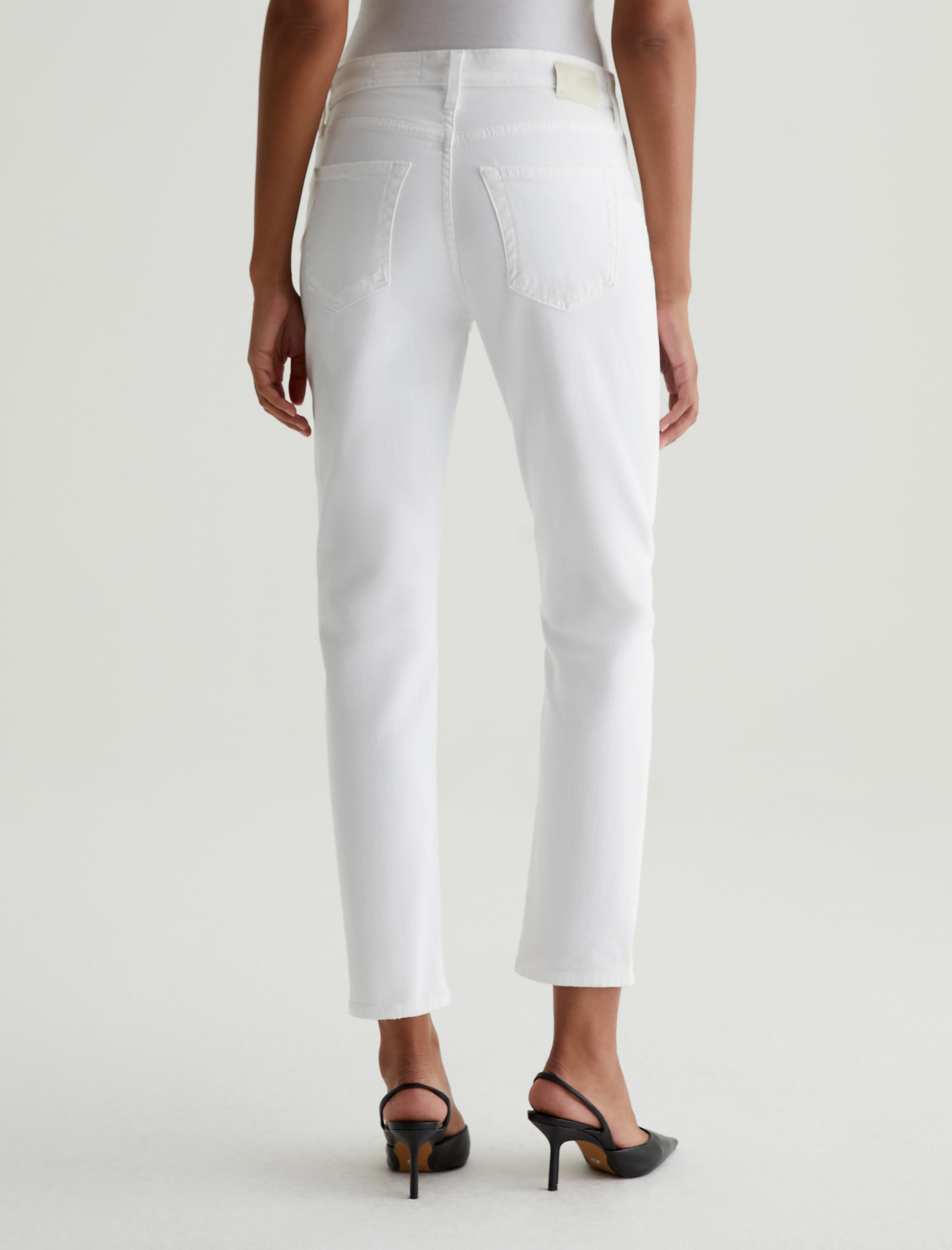 JOHNNY WAS Women's offers The Cropped Boyfriend White Cream Jeans Size 32 / 14