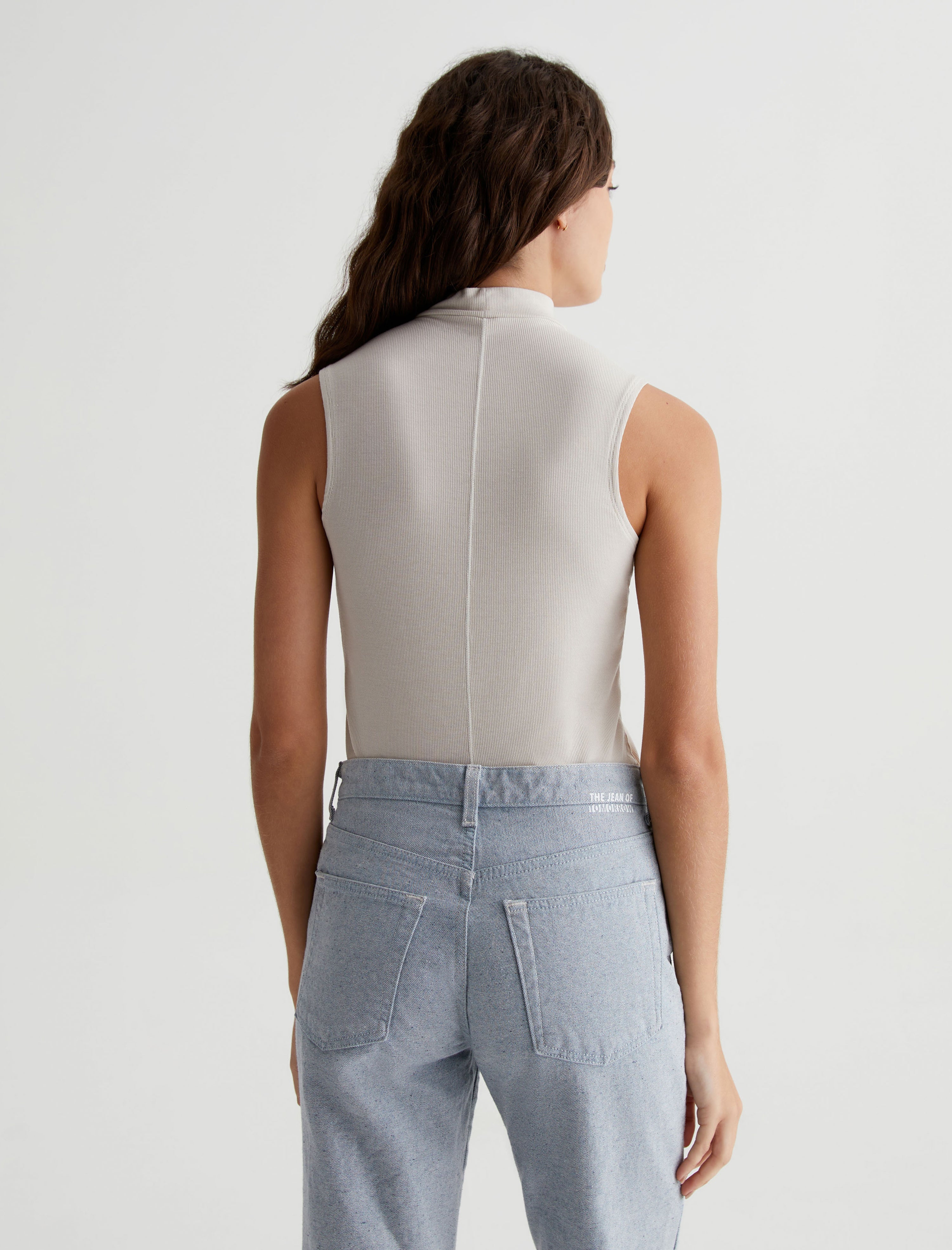 White sleeveless outlet turtleneck