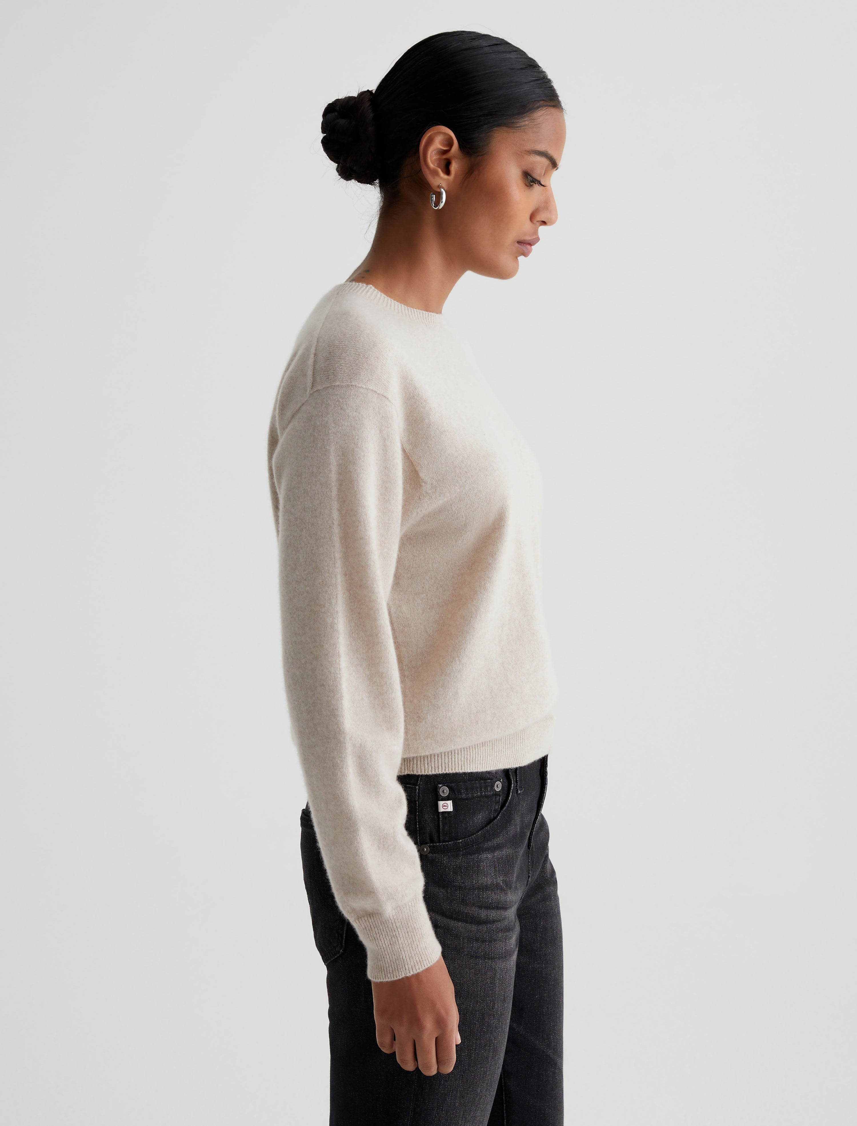 Gemma Crew Wheat Beige Relaxed Crew Neck Cashmere Sweater Photo 2