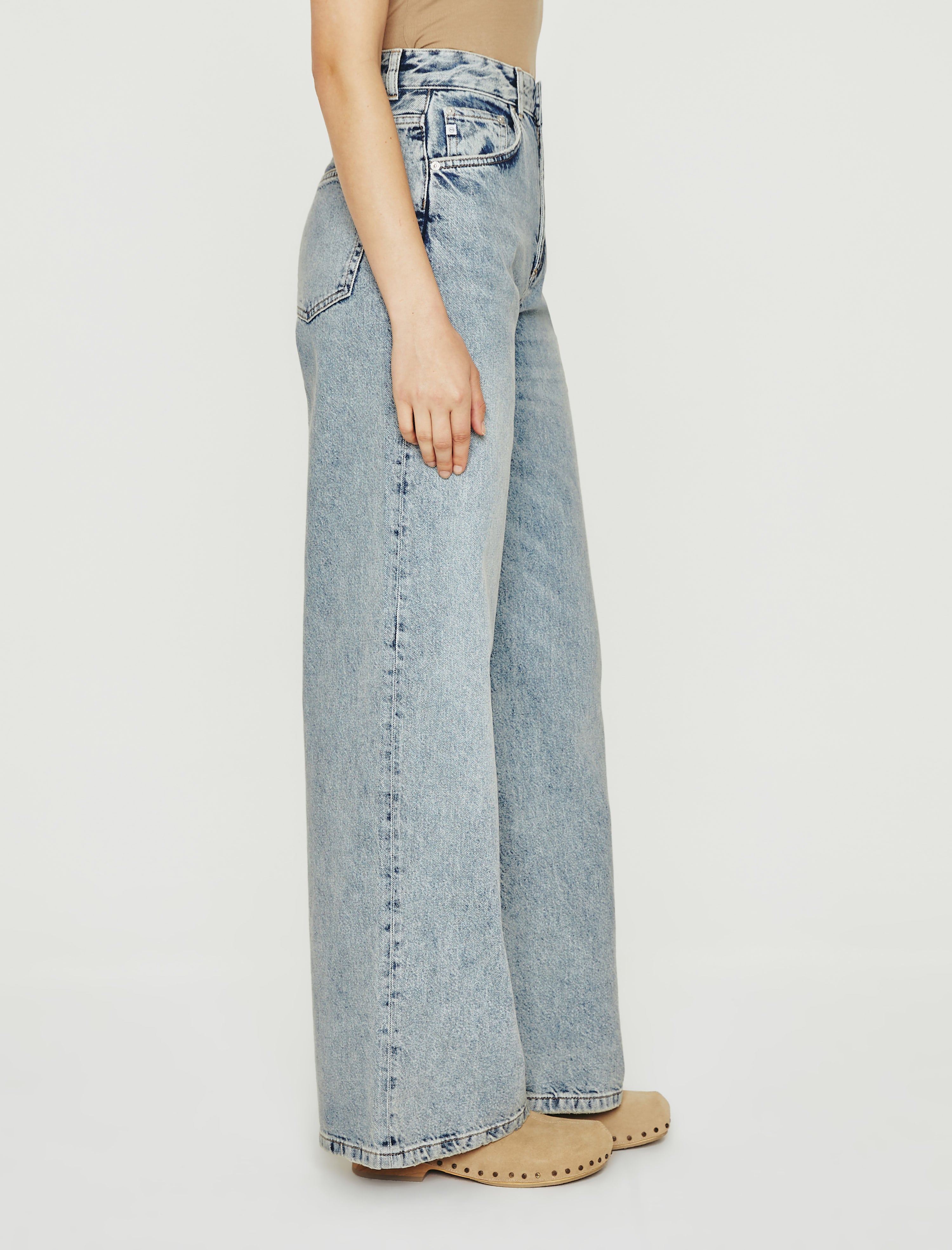 AG Jeans エージー Deven High-Rise Ultra Wide Leg in Nomad レディース-